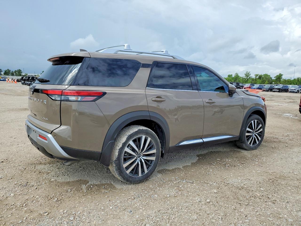 2024 Nissan Pathfinder Platinum - Фото 3