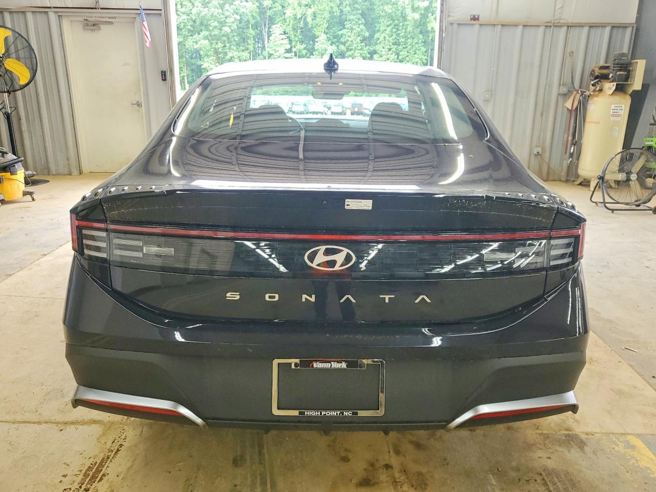 2025 Hyundai Sonata Se - Image 6