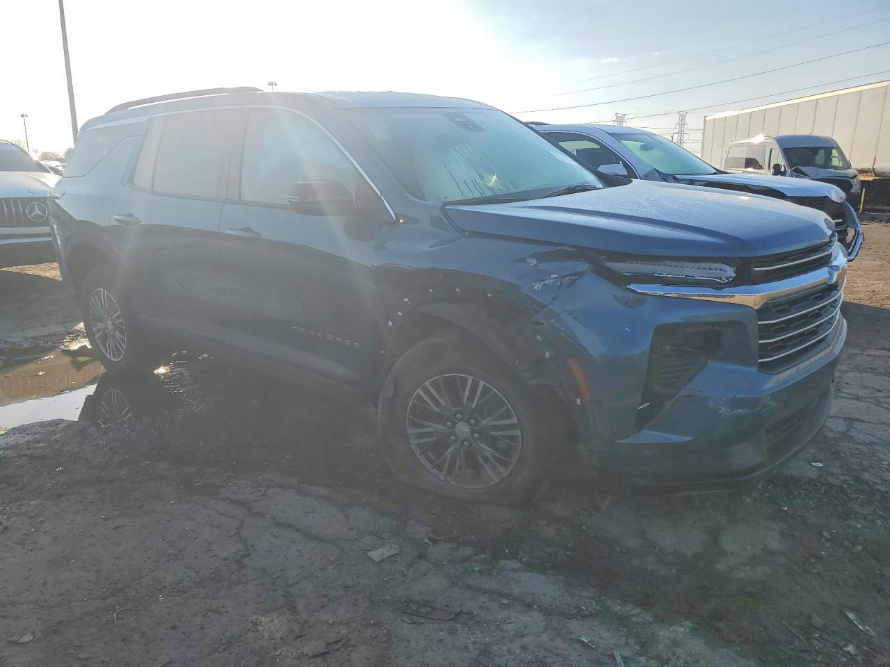 2025 Chevrolet Traverse Lt - Image 4