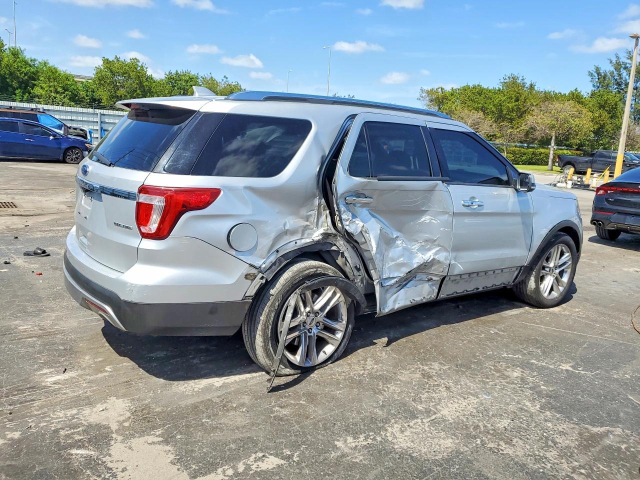 2016 Ford Explorer Limited - Фото 3