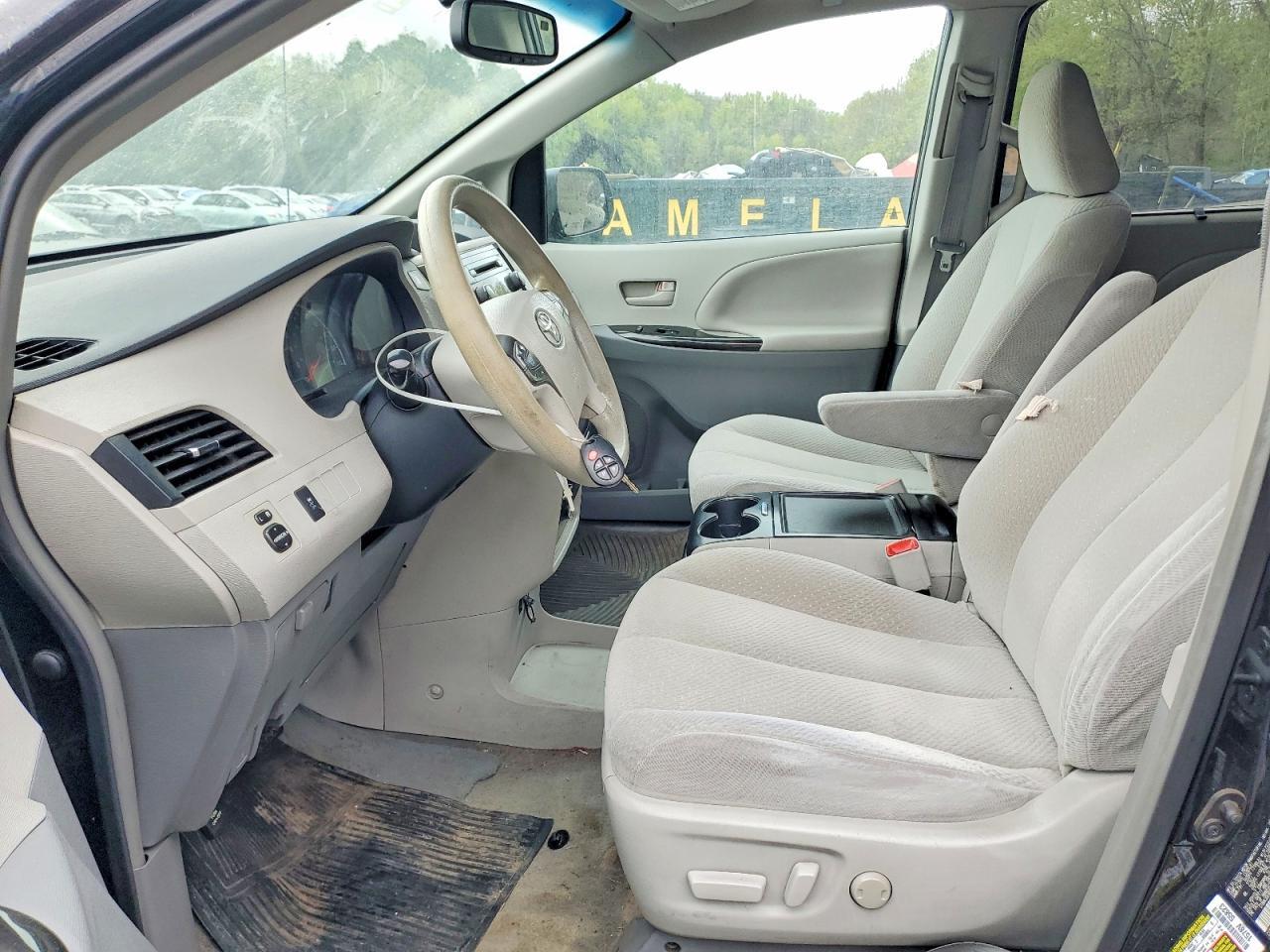2013 Toyota Sienna Le - Фото 7
