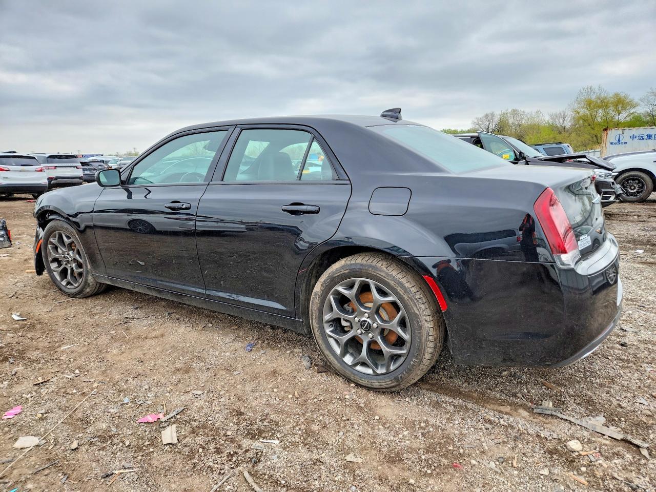 2016 Chrysler 300 S - Image 2