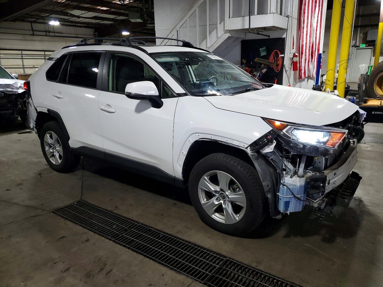 2019 Toyota Rav4 Xle - Image 4