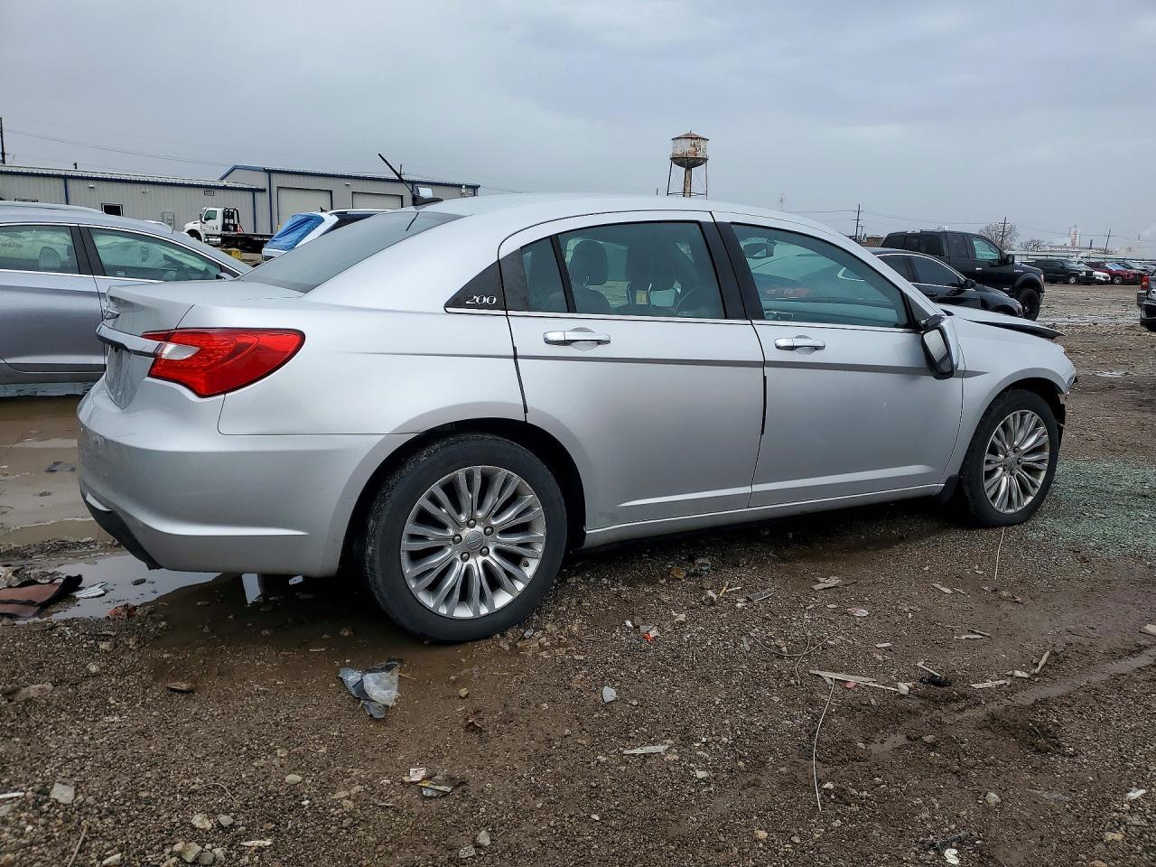 2012 Chrysler 200 Limited - Фото 3