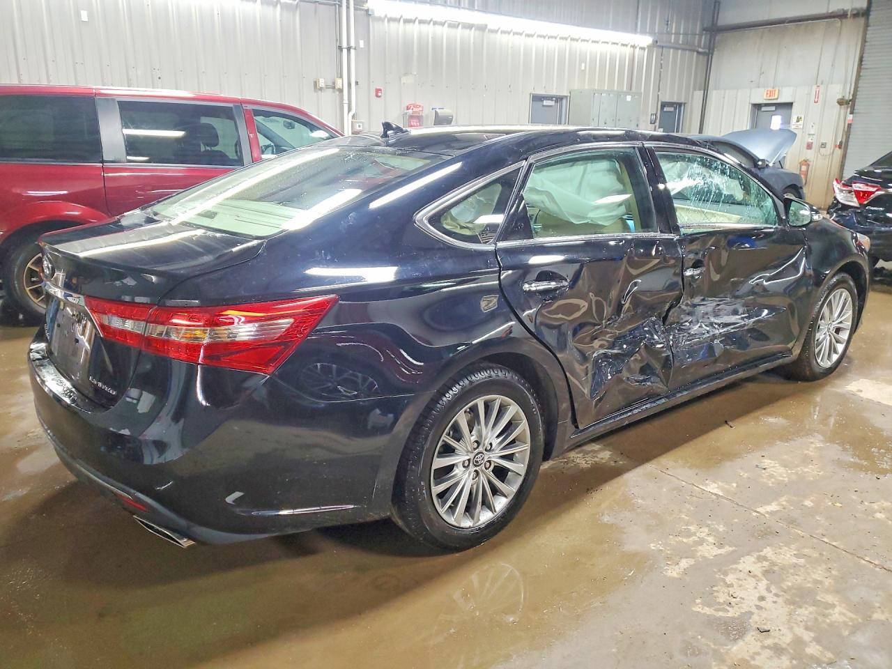 2018 Toyota Avalon Limited - Image 3