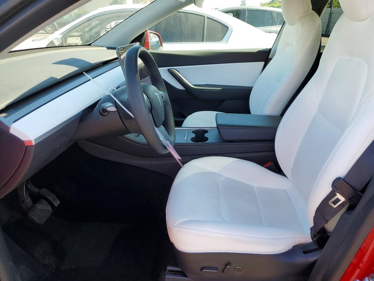 2022 Tesla Model Y - Image 7