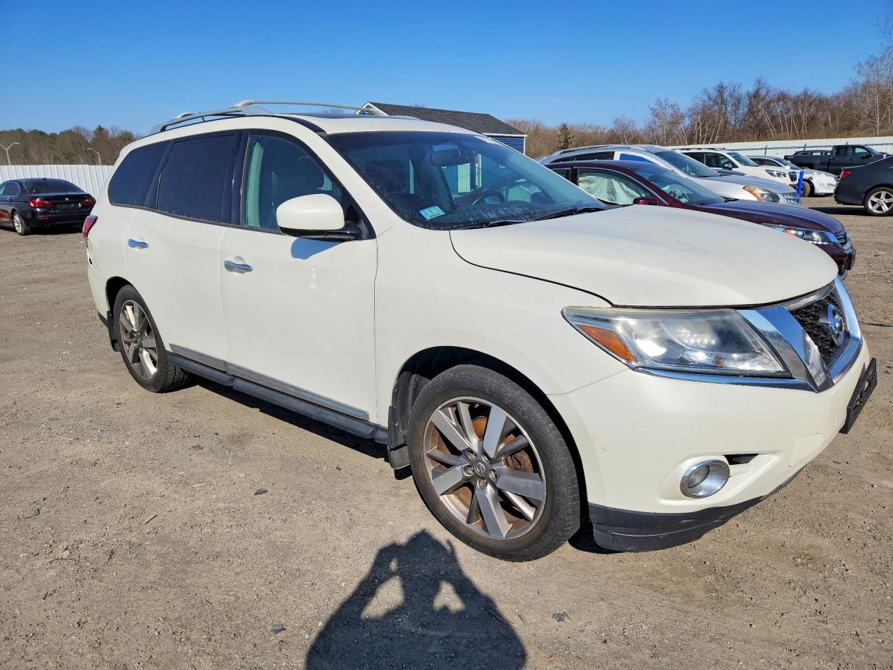 2015 Nissan Pathfinder S - Image 4