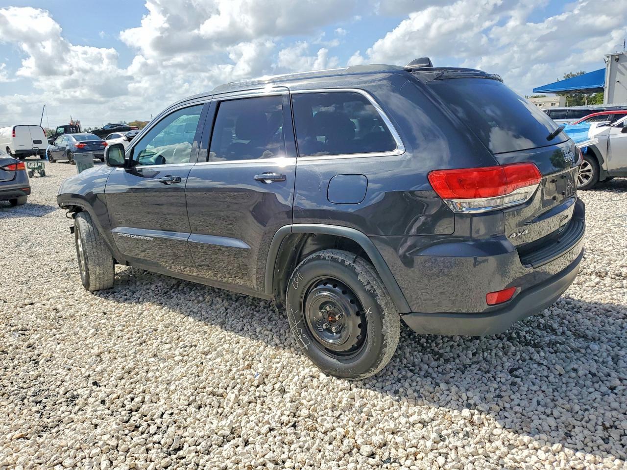 2015 Jeep Grand Cherokee Laredo - Image 2