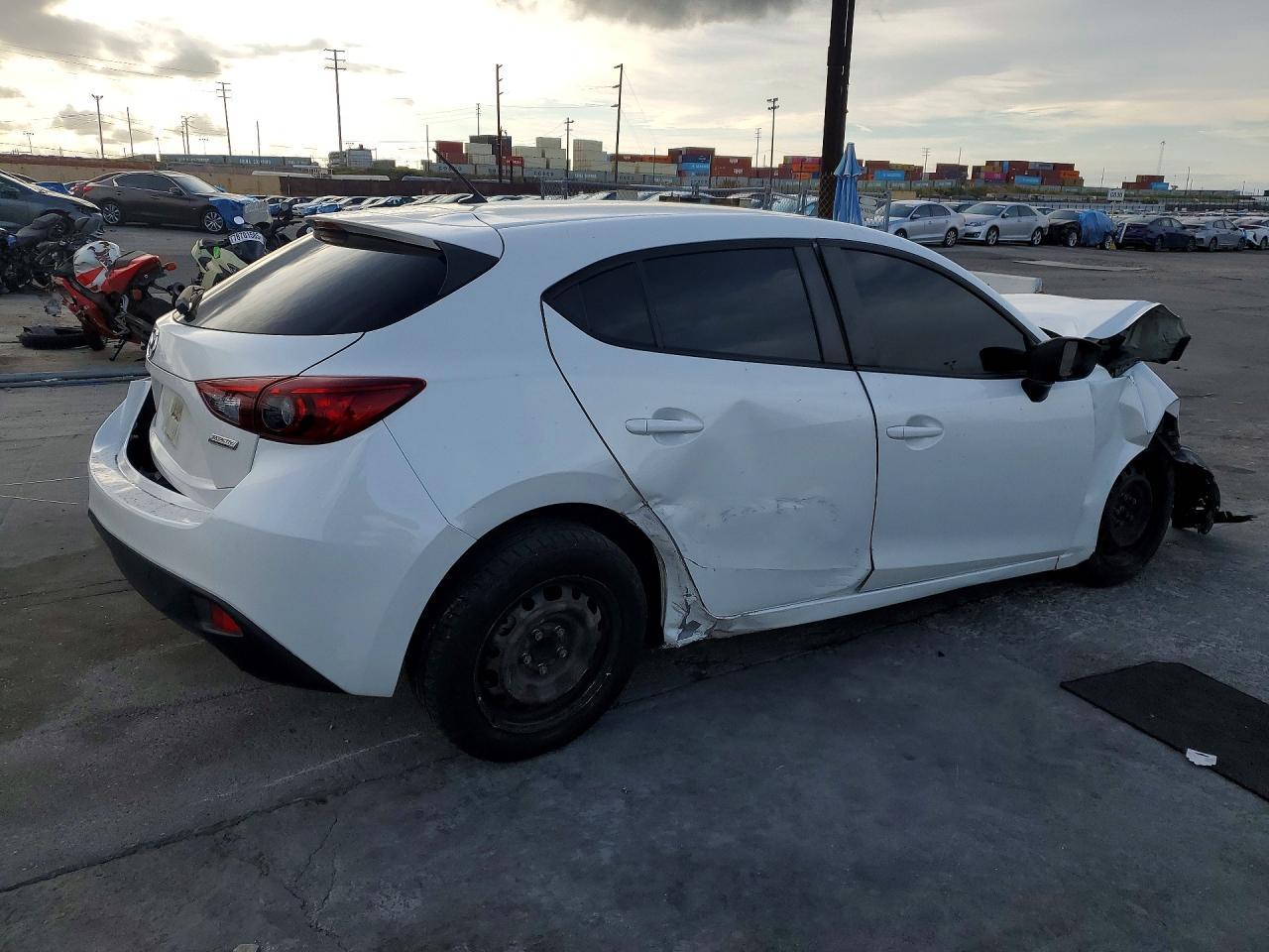 2014 Mazda 3 Sport - Image 3