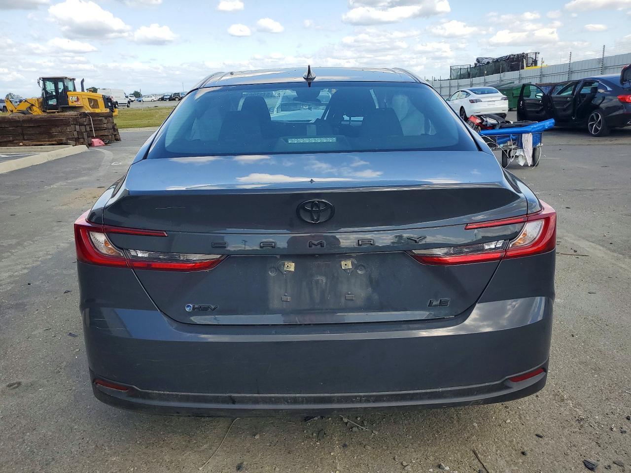 2025 Toyota Camry Le - Фото 6