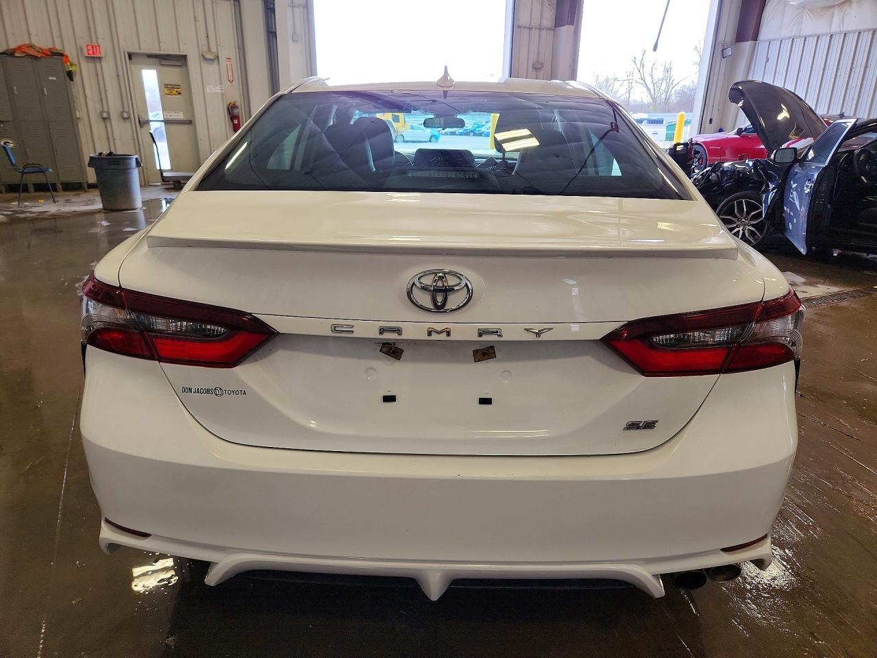 2022 Toyota Camry Se - Image 6