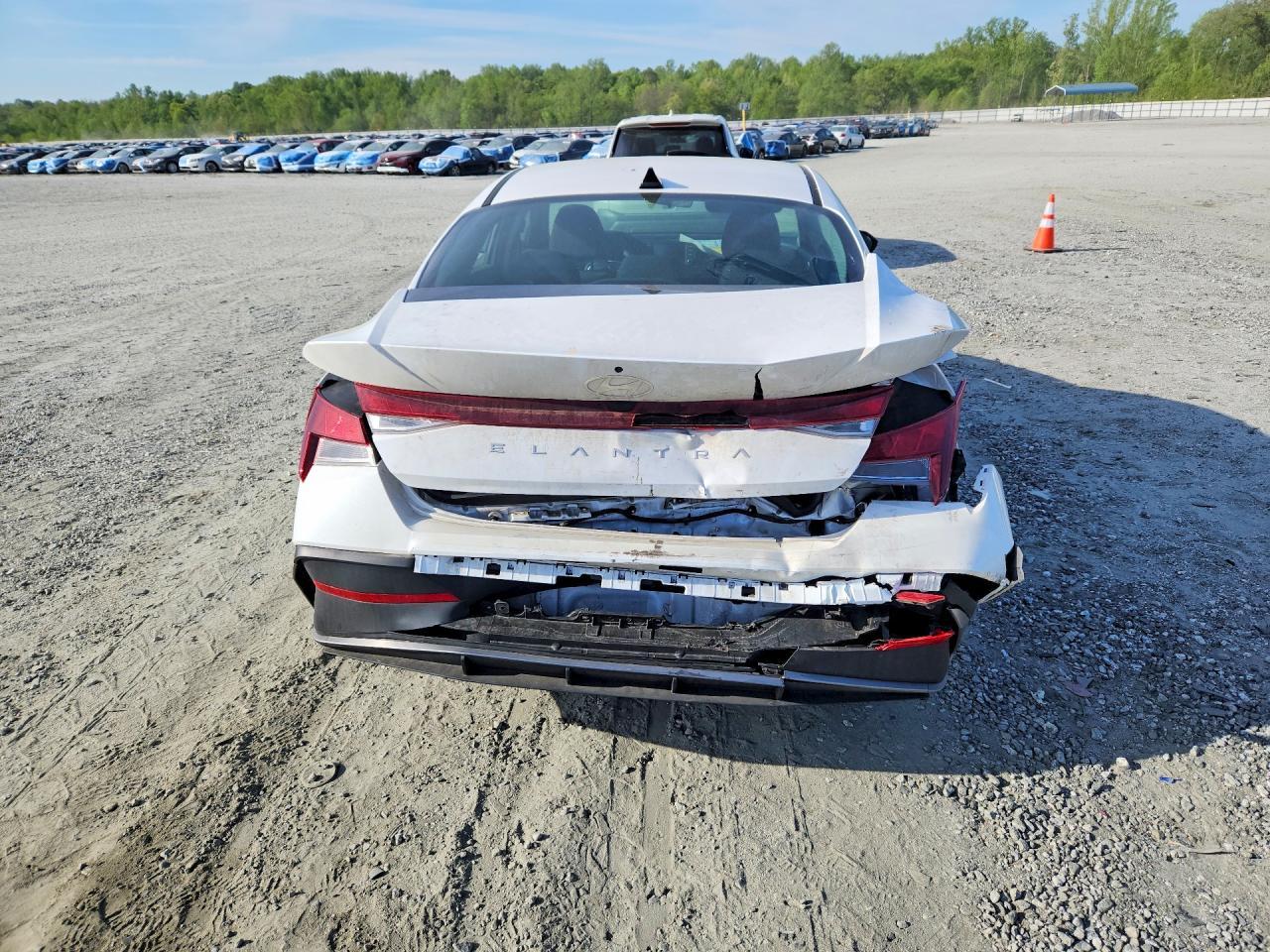2026 Hyundai Elantra Se - Фото 6