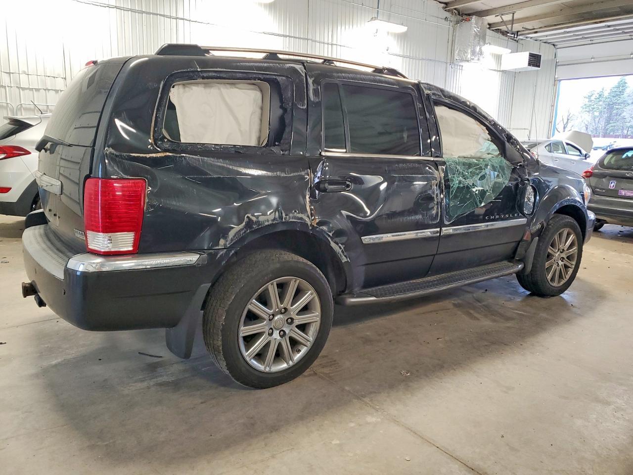2007 Chrysler Aspen Limited - Image 3