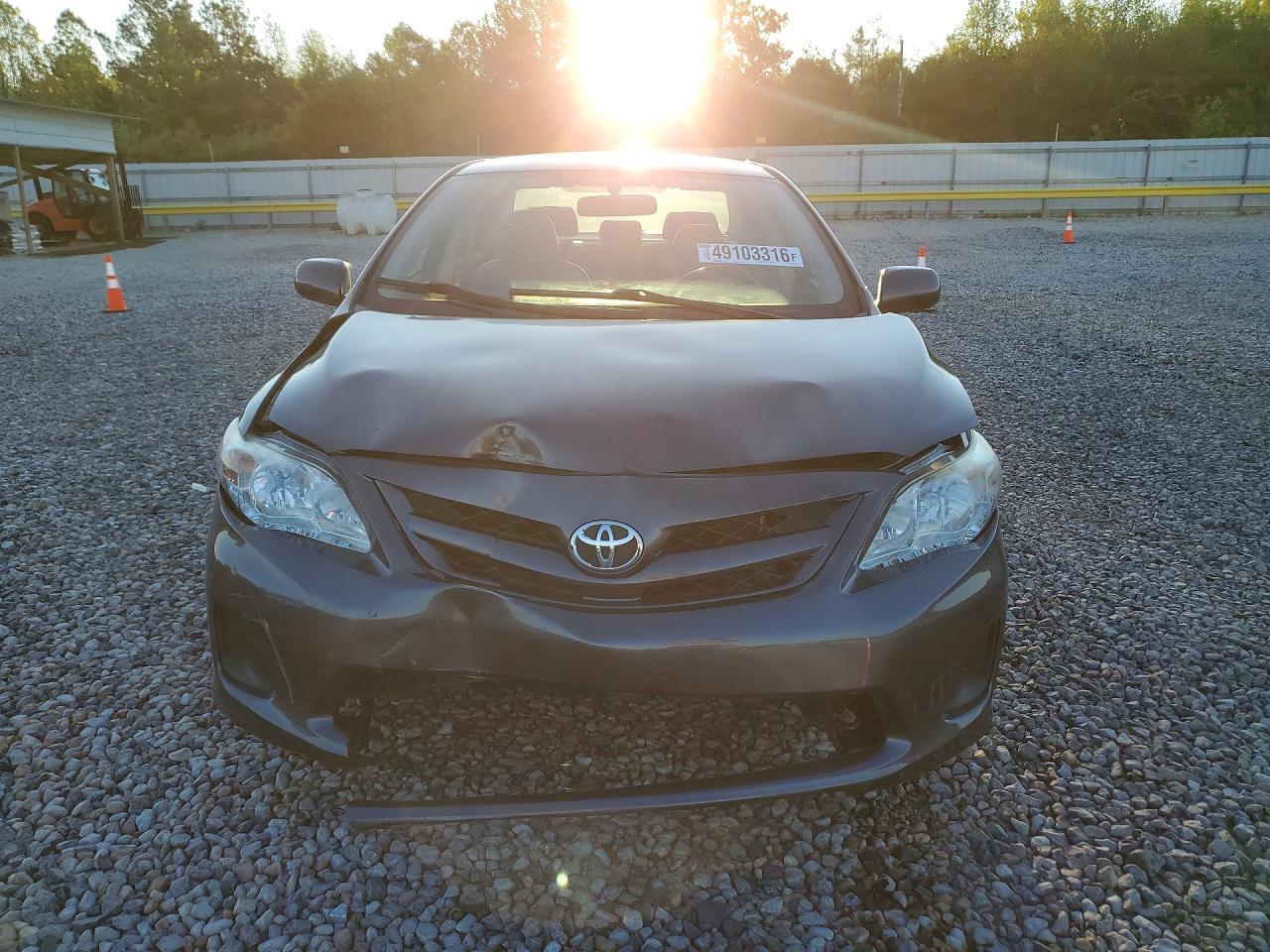 2011 Toyota Corolla Le - Image 5