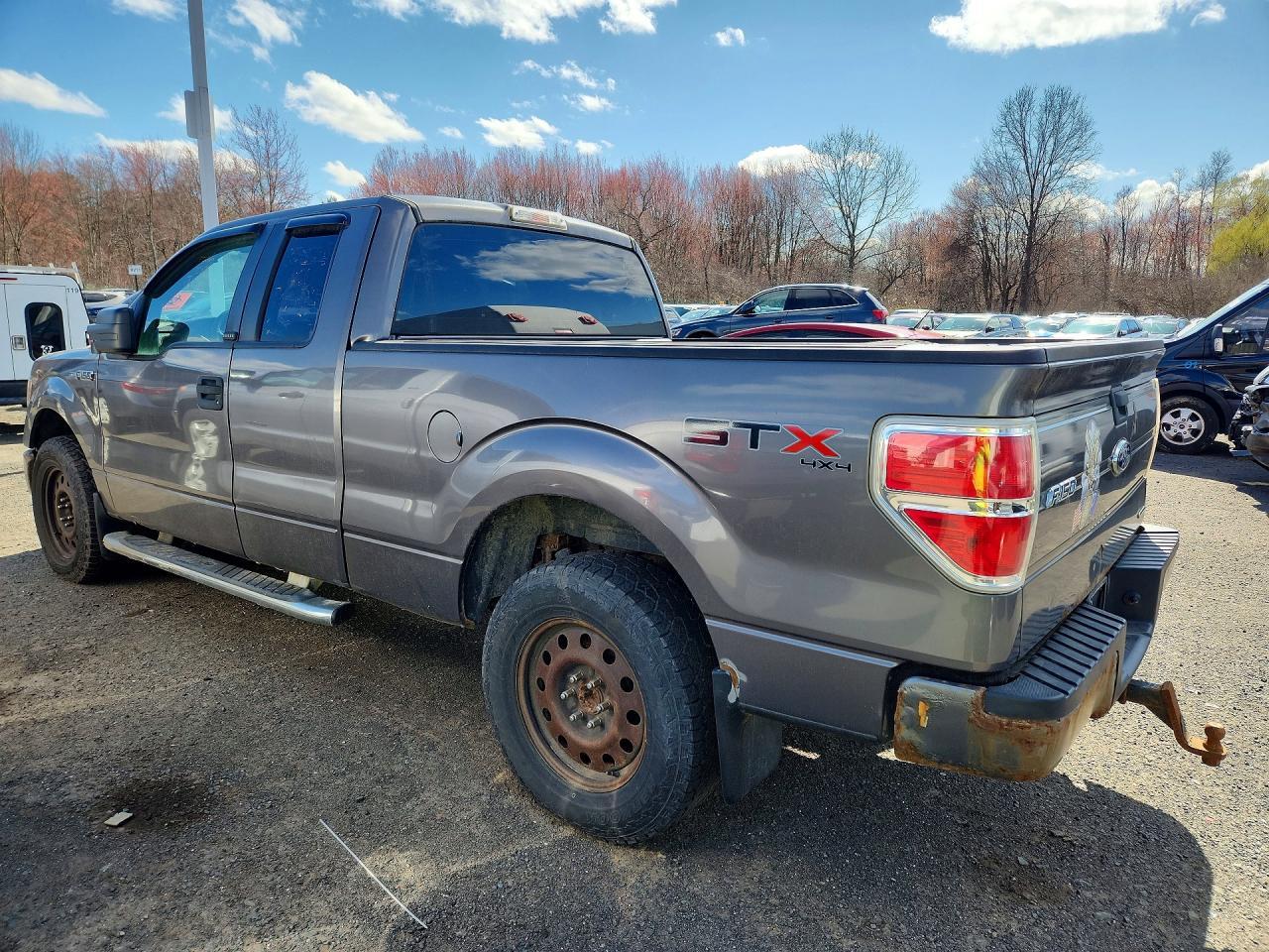 2013 Ford F150 Super Cab - Фото 2