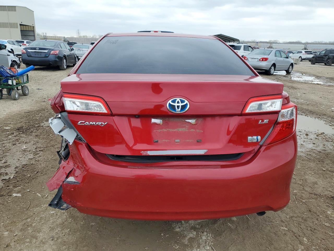 2014 Toyota Camry Hybrid Le - Image 6
