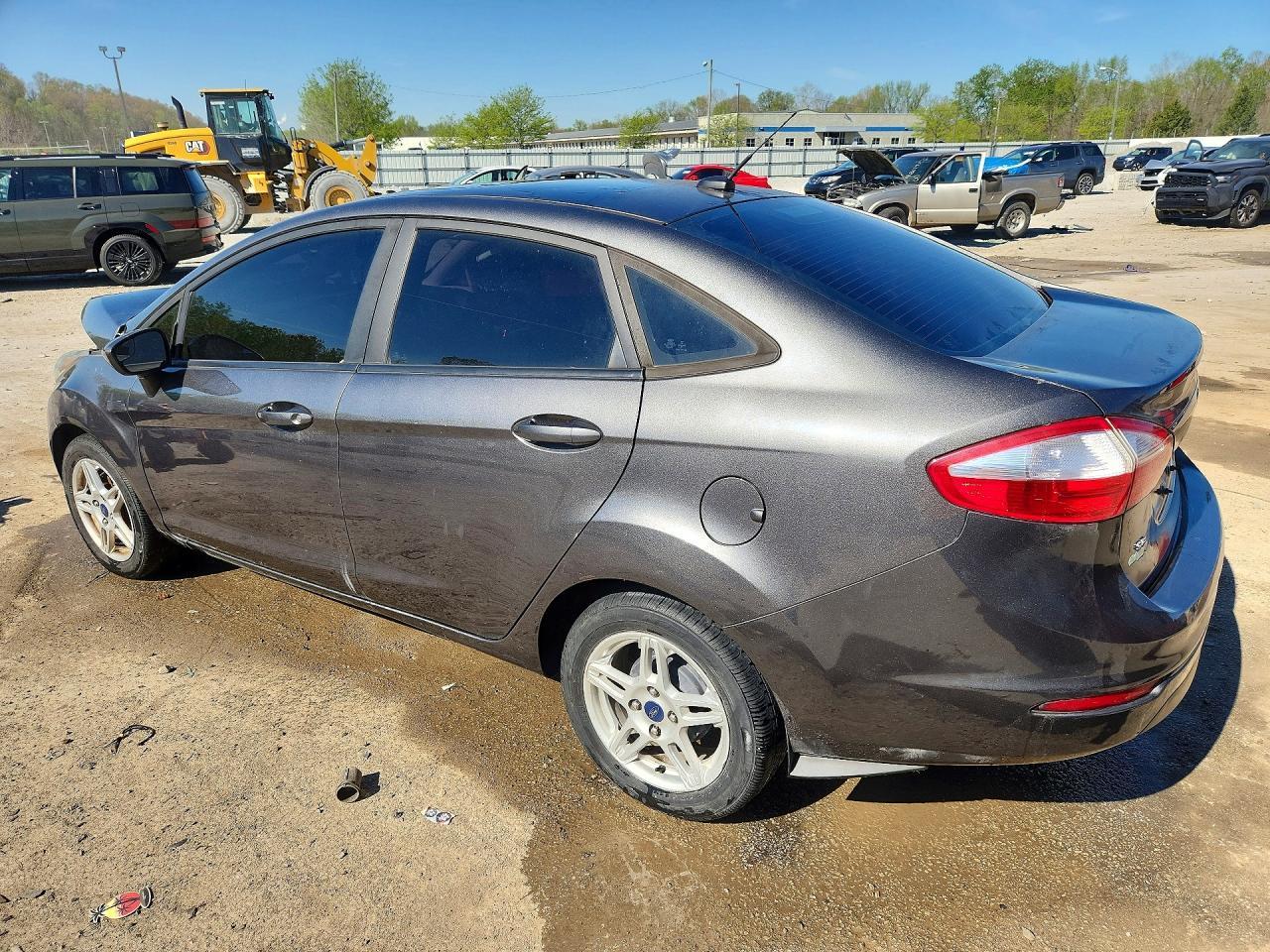 2018 Ford Fiesta Se - Image 2