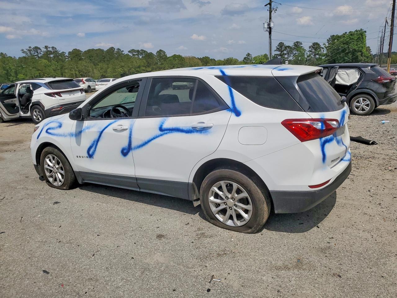 2020 Chevrolet Equinox Ls - Фото 2