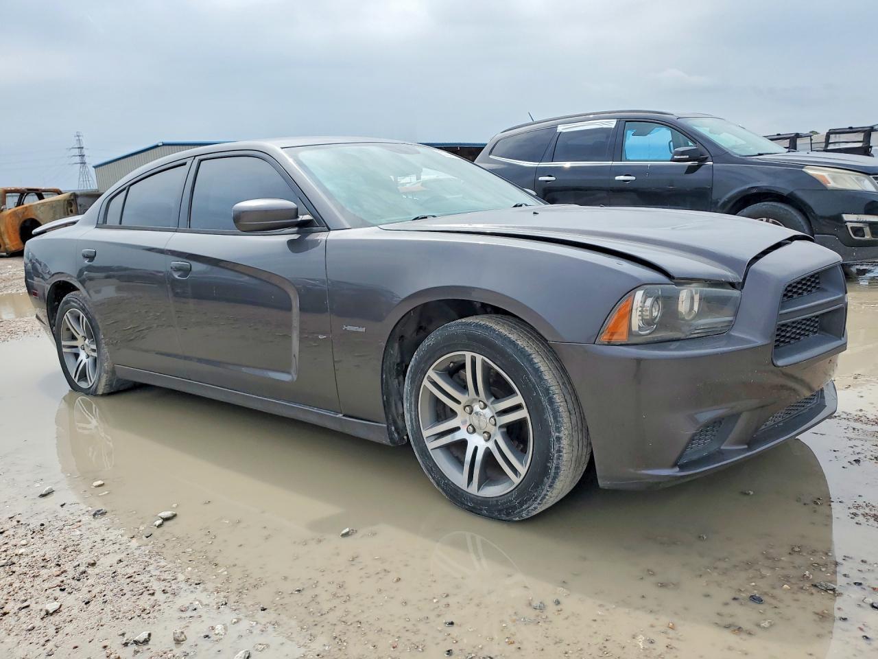 2013 Dodge Charger R - Image 4