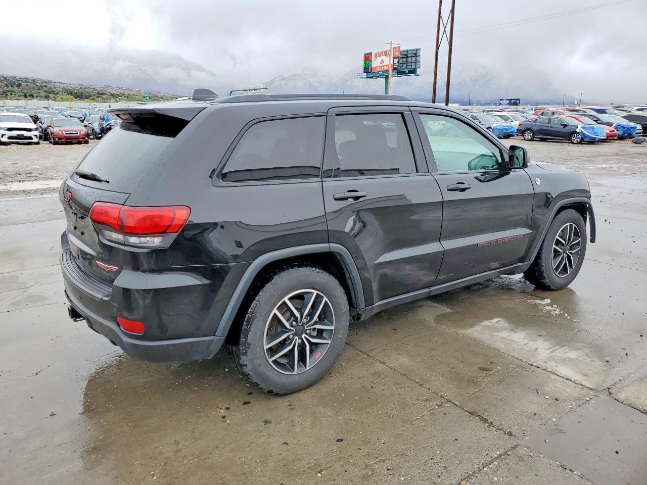 2021 Jeep Grand Cheroke - Фото 3