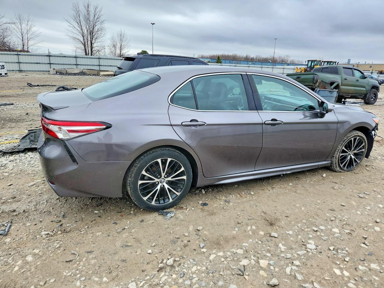 2018 Toyota Camry Se - Фото 3