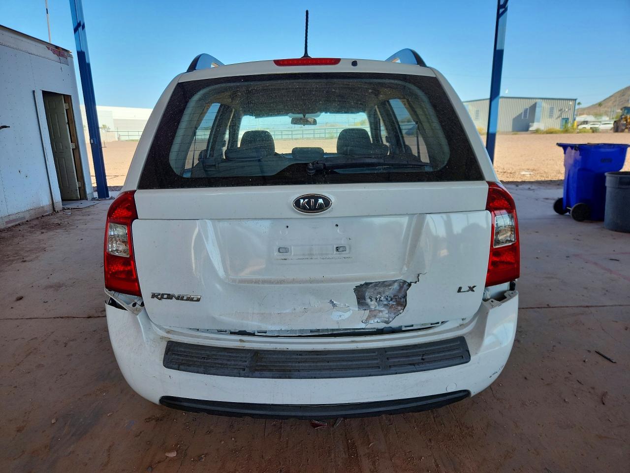 2009 Kia Rondo Base - Image 6