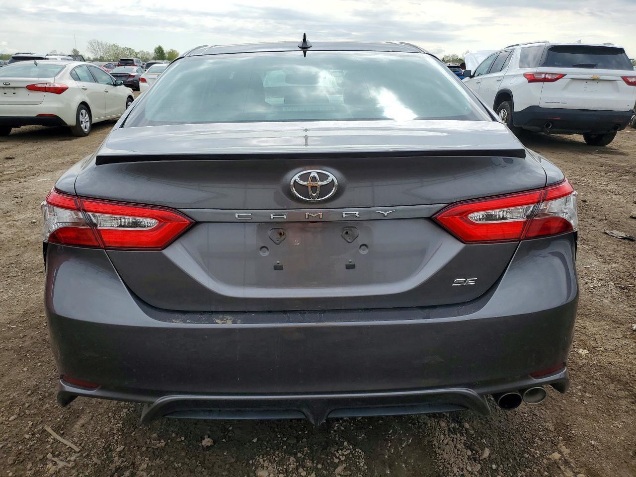2019 Toyota Camry Se - Image 6