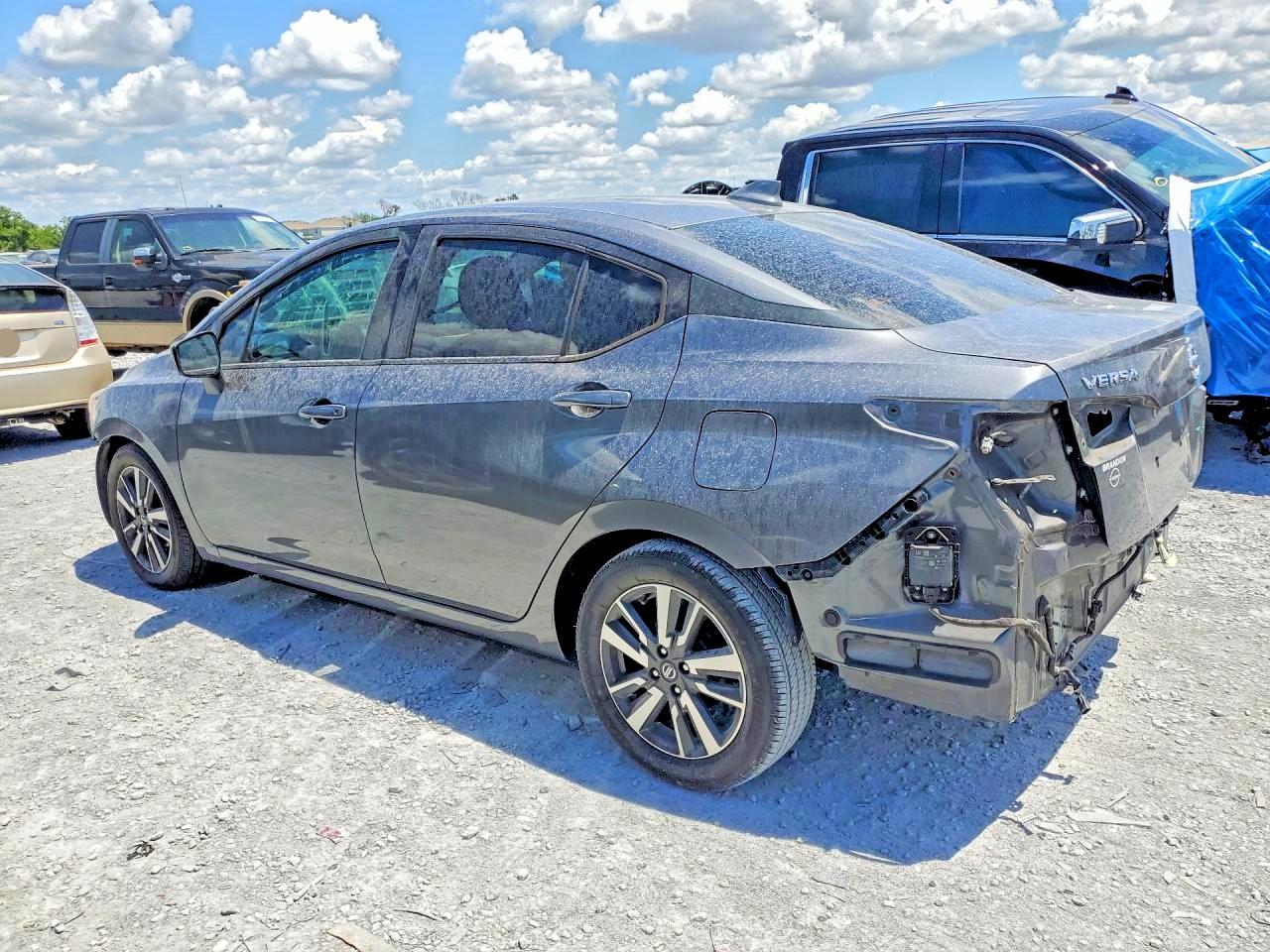 2020 Nissan Versa Sv - Фото 2