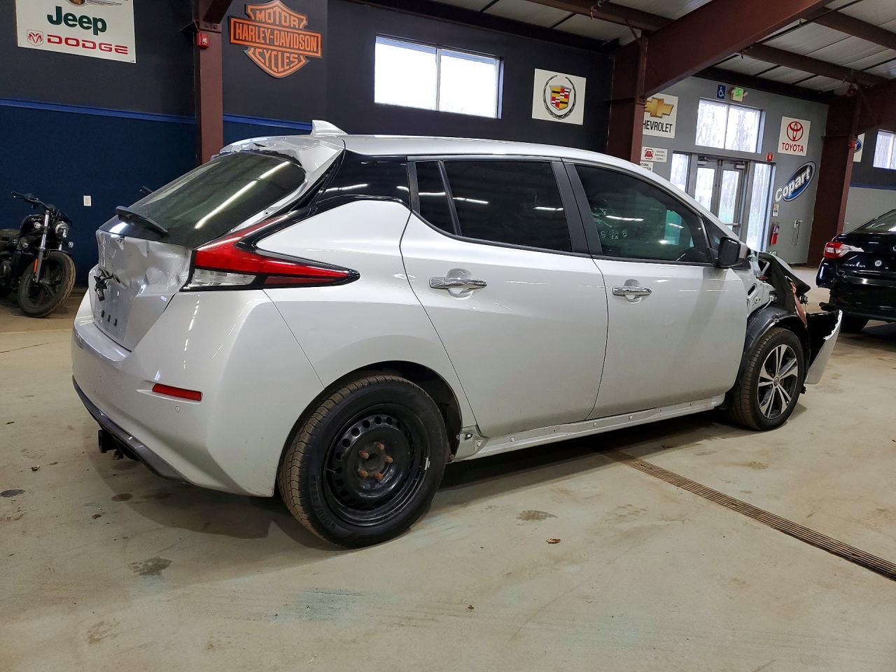 2023 Nissan Leaf S - Фото 3