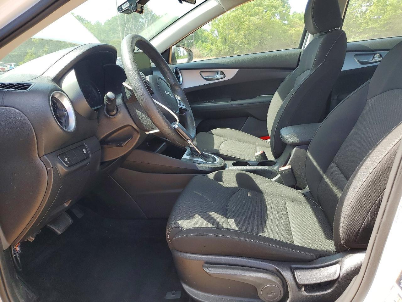 2022 Kia Forte Lxs - Image 7