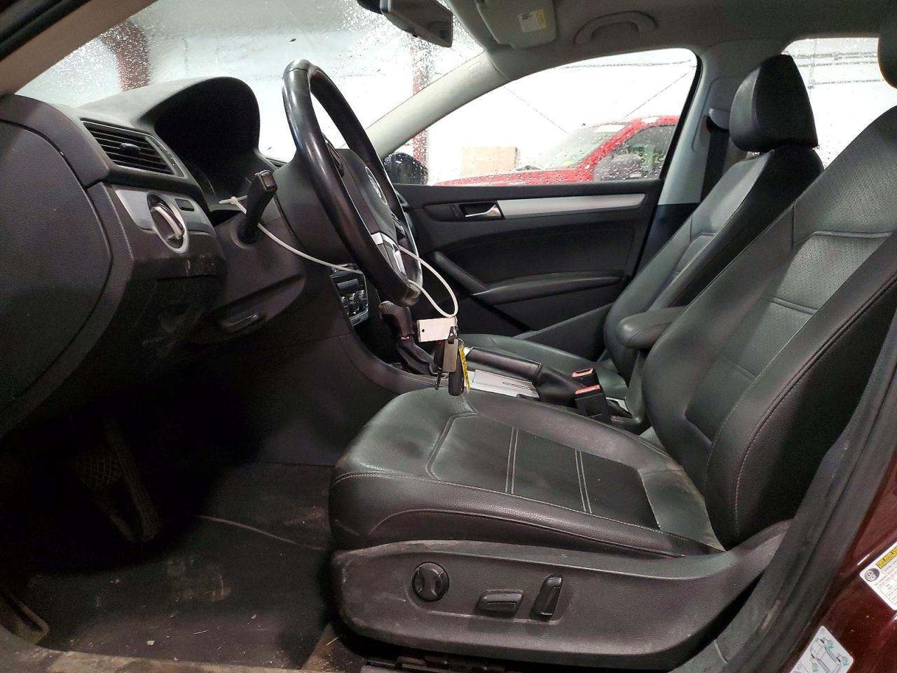 2012 Volkswagen Passat - Image 7