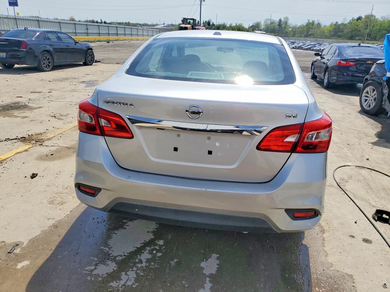 2018 Nissan Sentra Sv - Фото 6