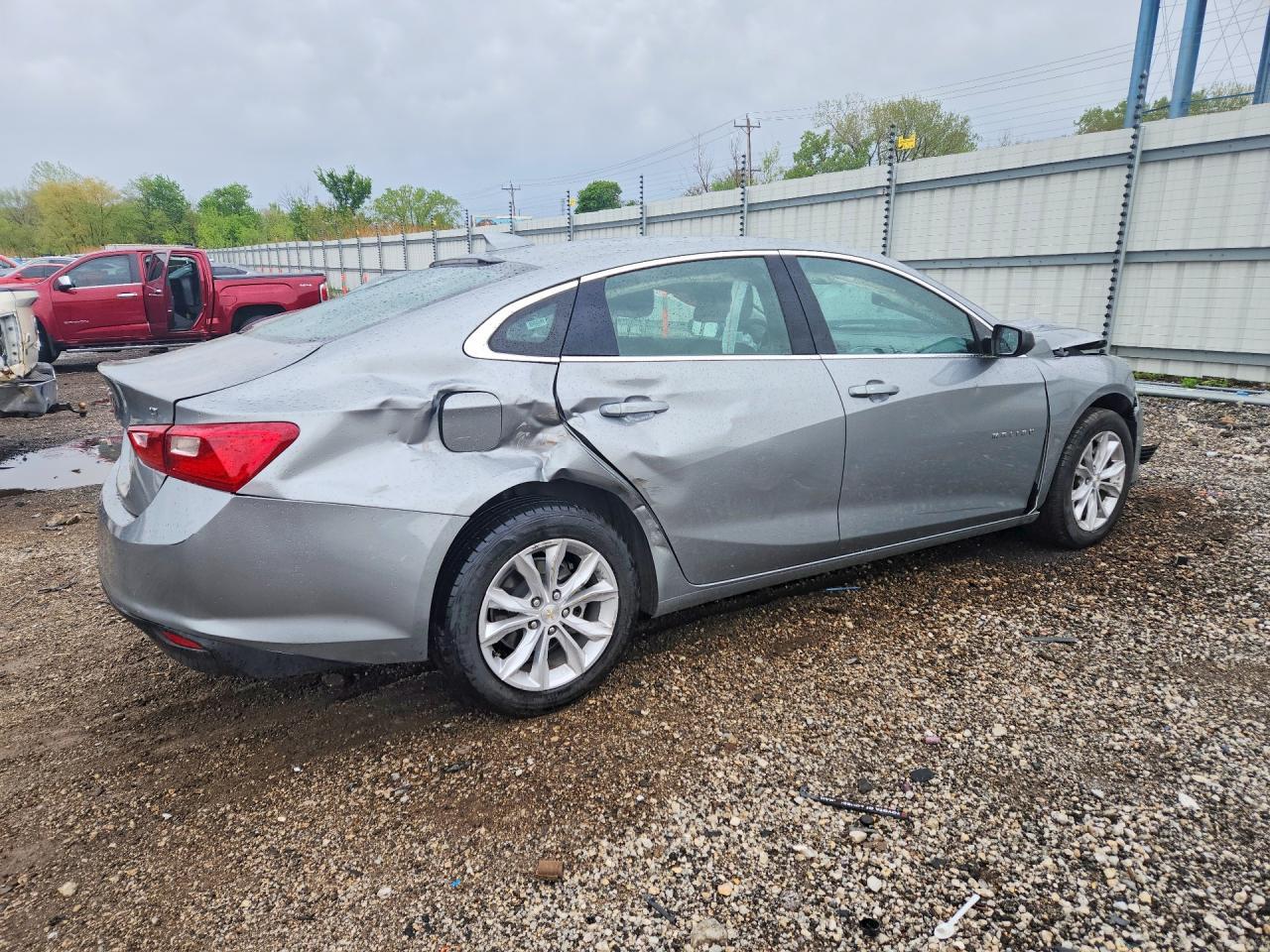 2023 Chevrolet Malibu - Image 3