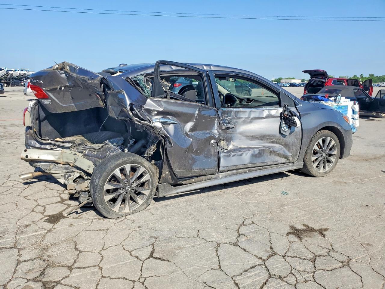 2017 Nissan Sentra Sr - Фото 3