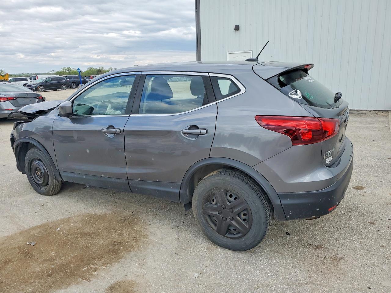 2019 Nissan Rogue Sport S - Image 2