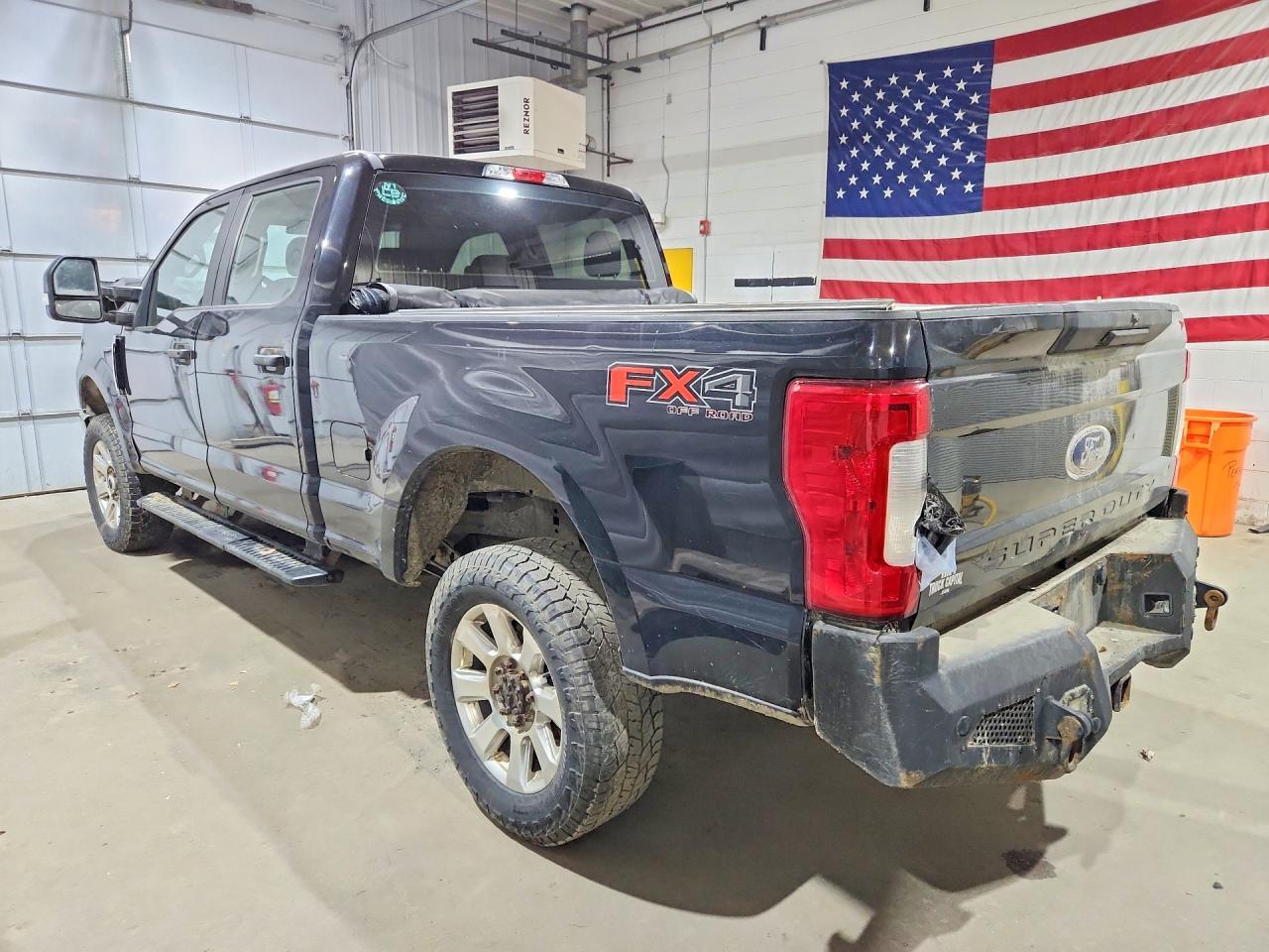2019 Ford F250 Super Duty - Фото 2