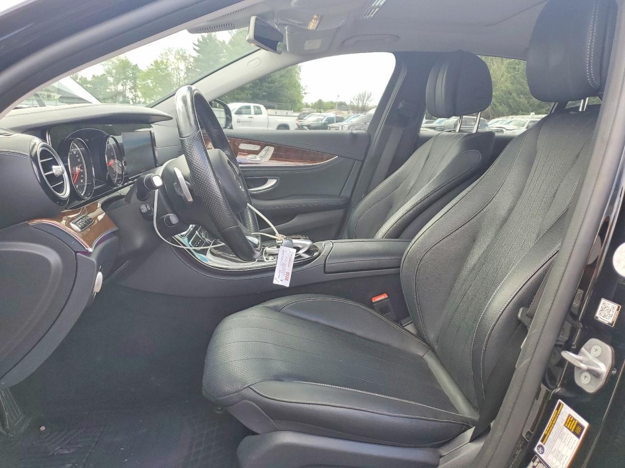 2017 Mercedes-Benz E 300 4Matic - Фото 7