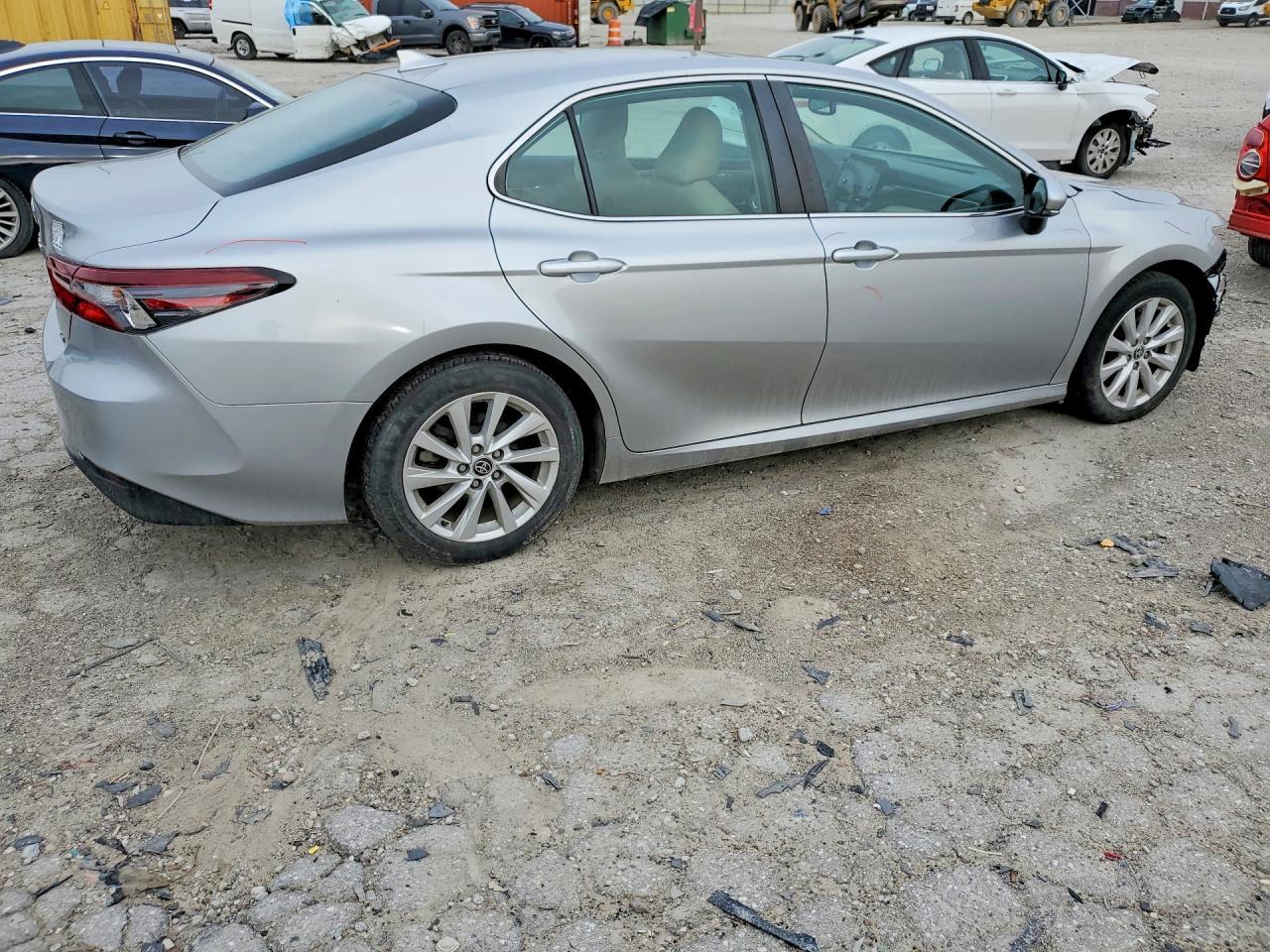 2022 Toyota Camry Le - Image 3