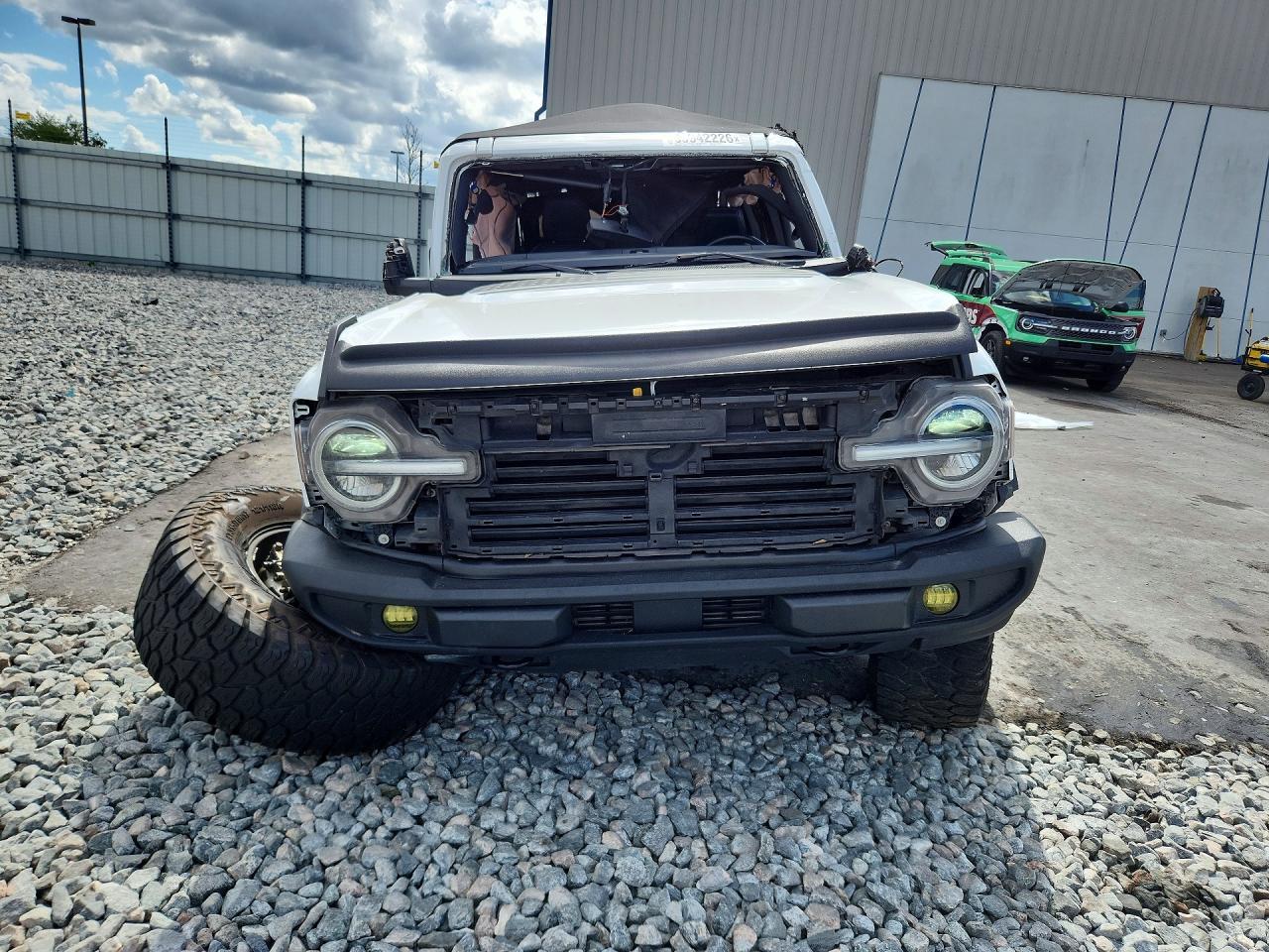 2022 Ford Bronco Base - Image 5