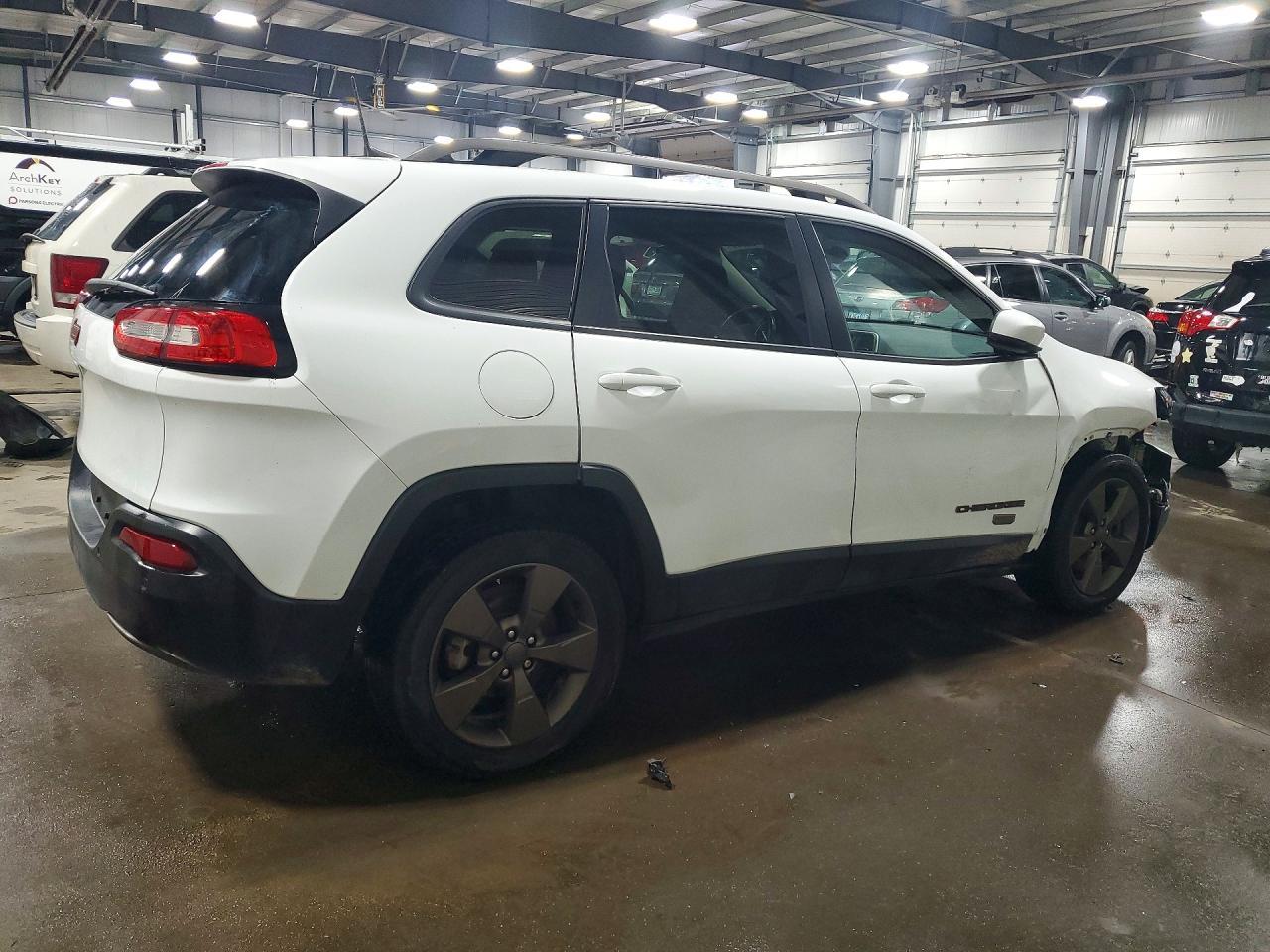 2016 Jeep Cherokee Latitude - Фото 3