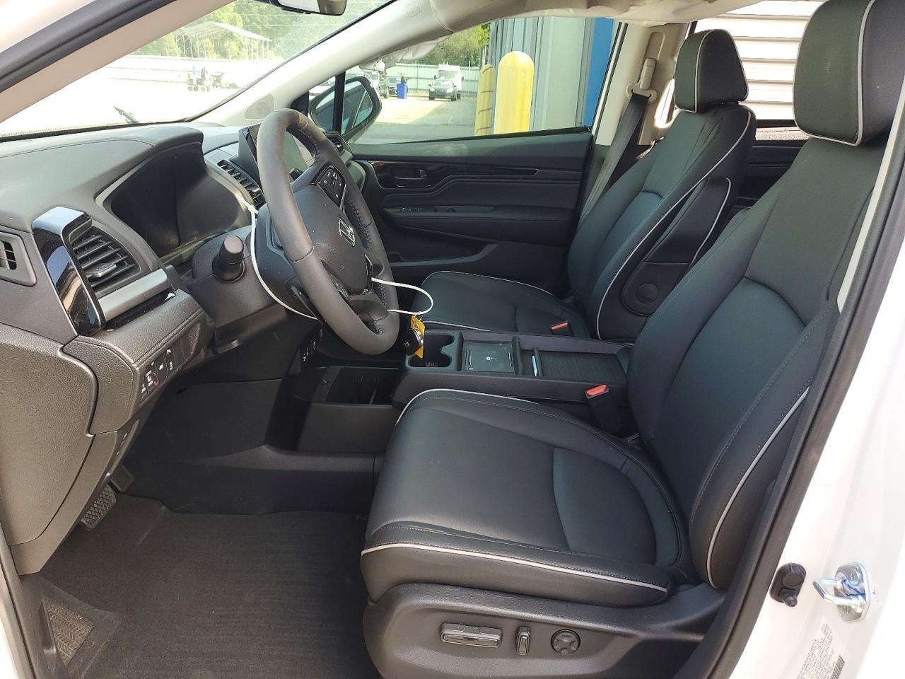 2026 Honda Odyssey Touring - Image 7