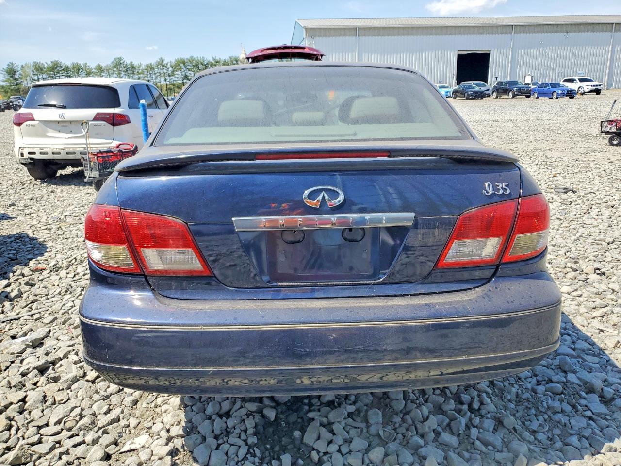 2004 Infiniti I35 Base - Image 6