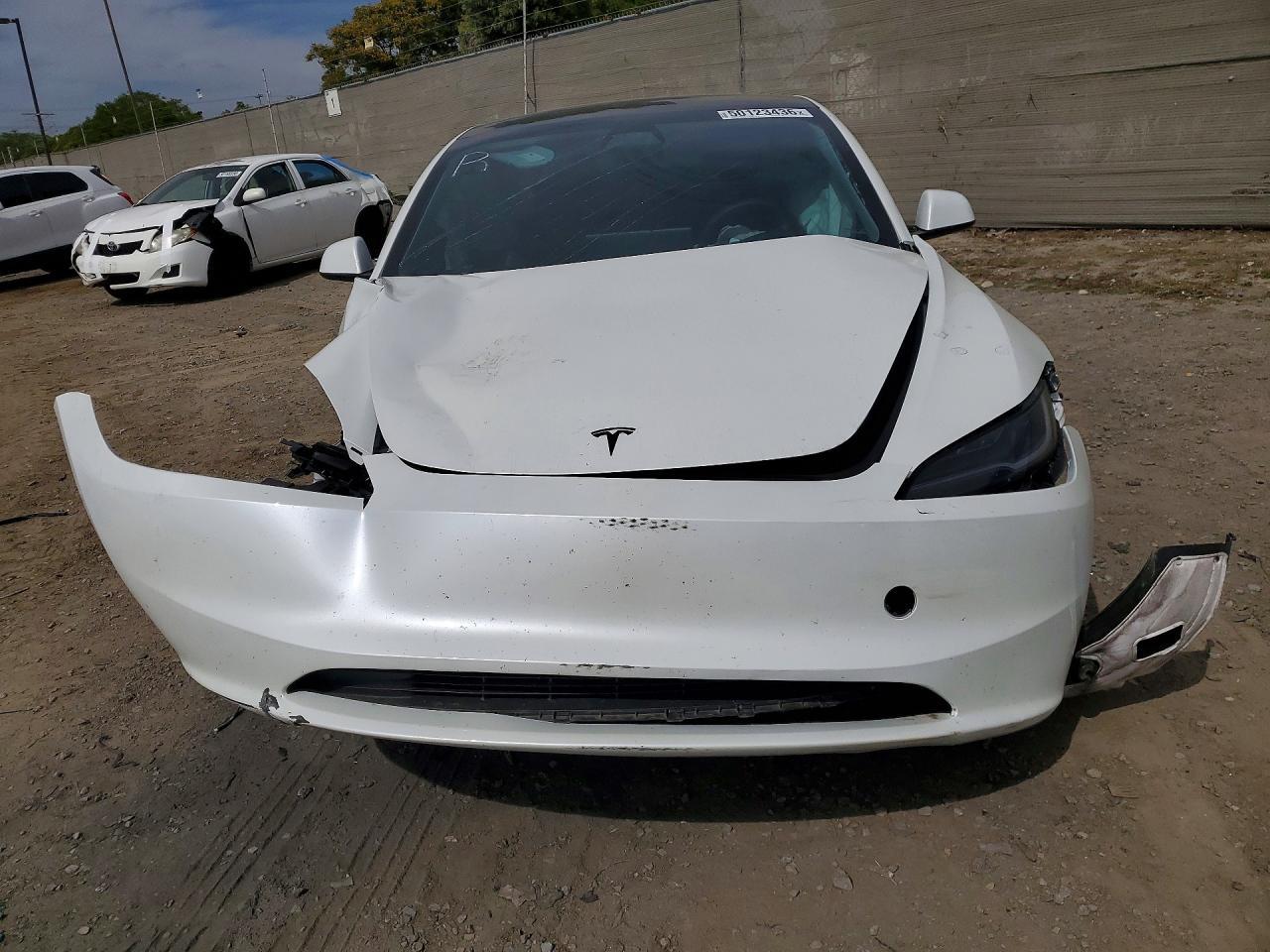 2024 Tesla Model 3 - Image 5
