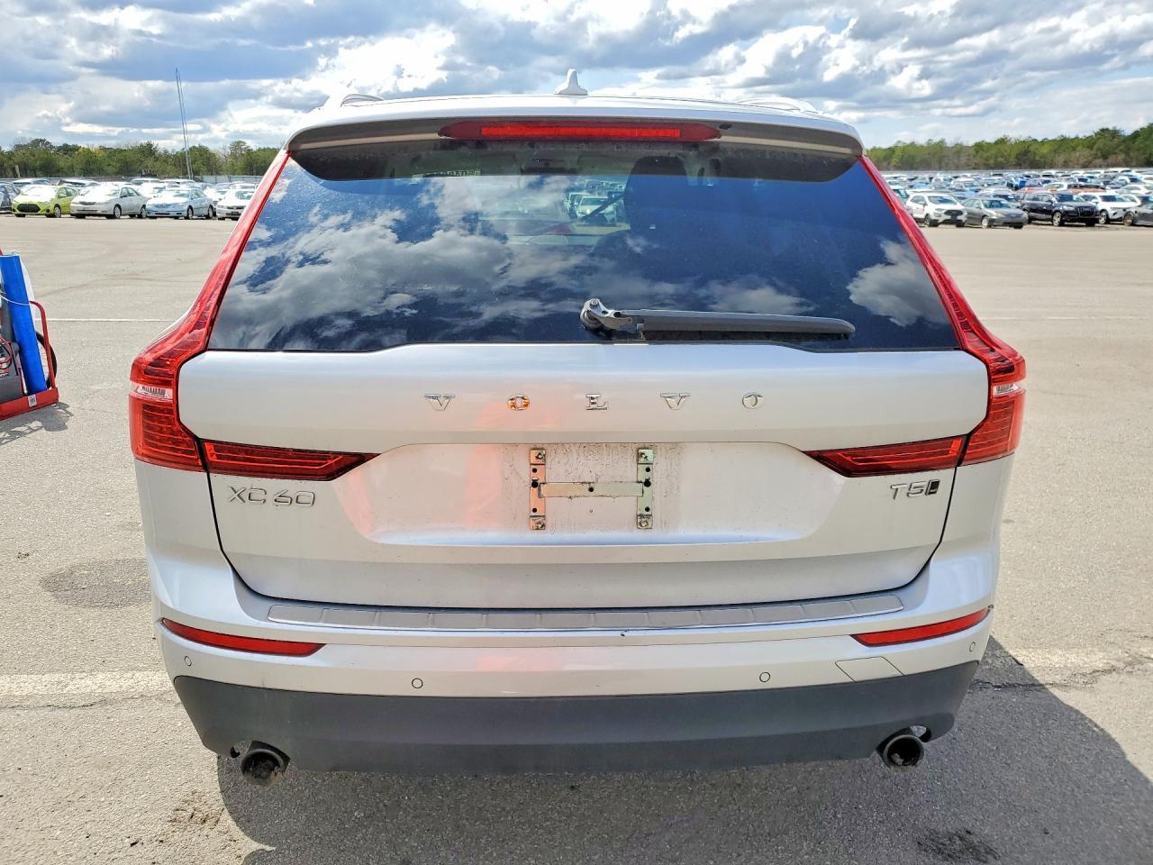 2020 Volvo Xc60 T5 Momentum - Image 6