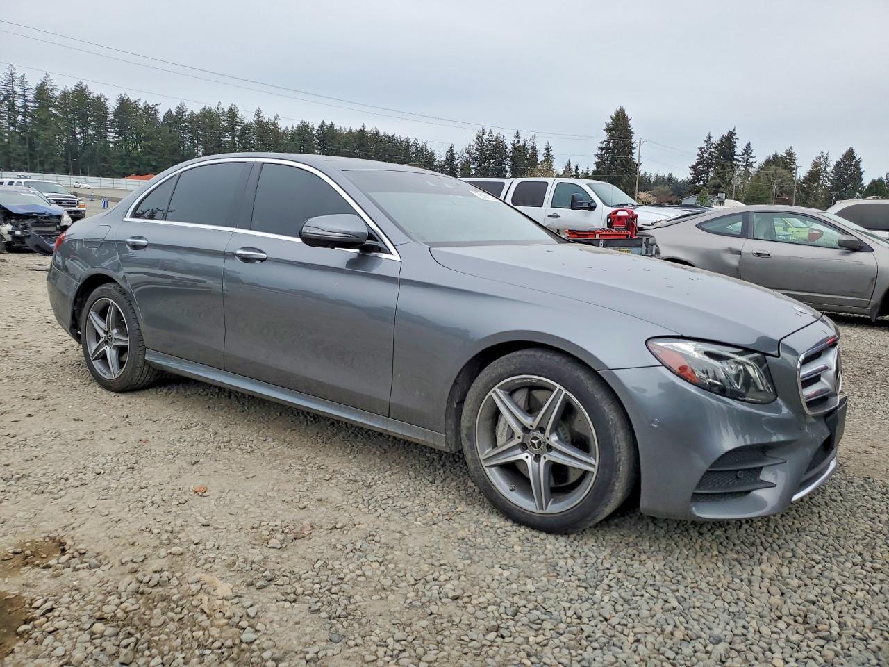 2018 Mercedes-Benz E 300 4Matic - Фото 4