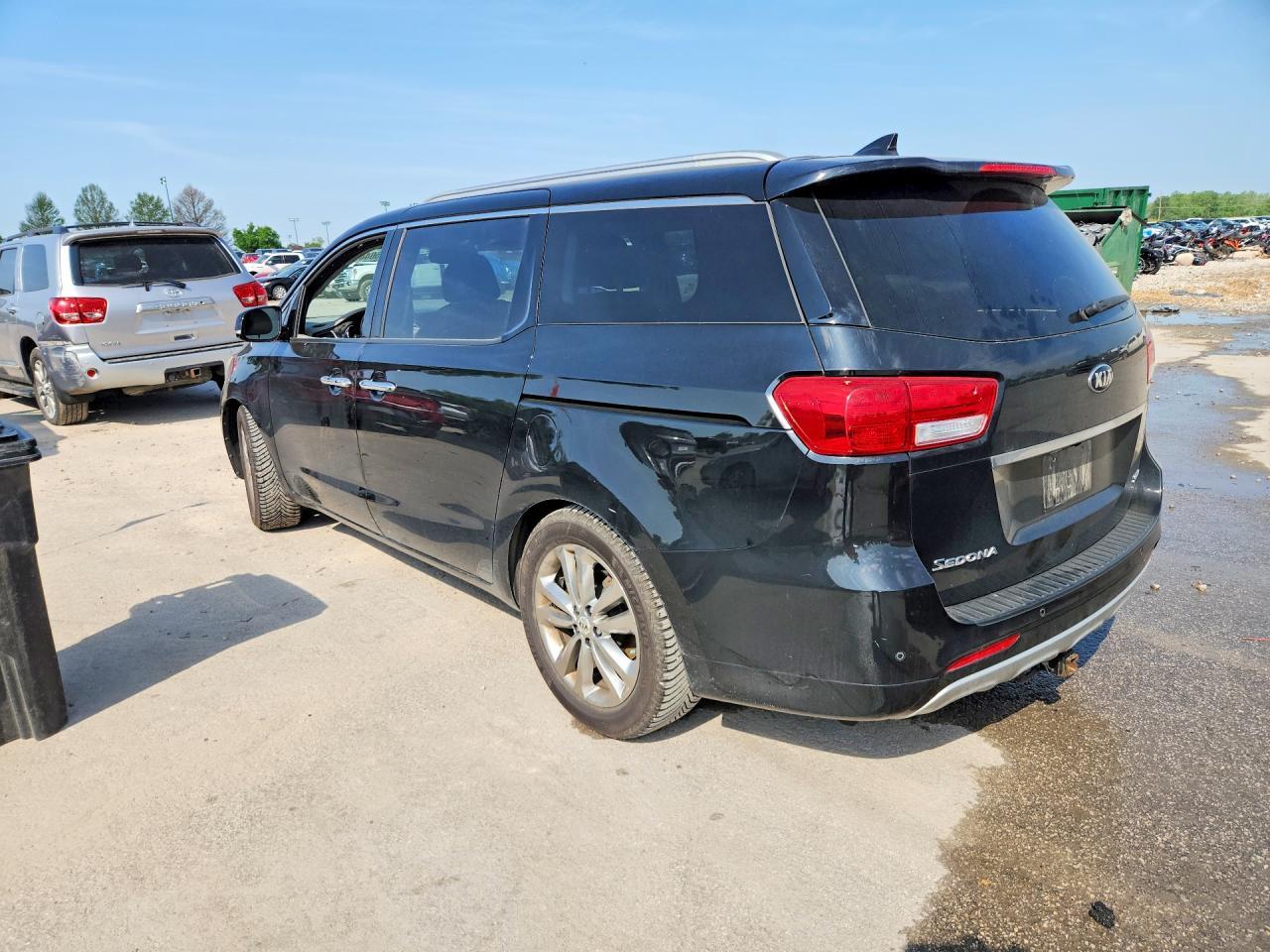 2016 Kia Sedona Sxl - Image 2