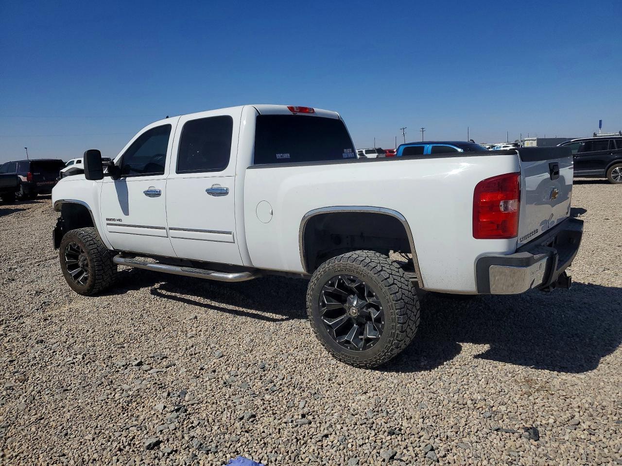 2013 Chevrolet Silverado K2500 Heavy Duty Ltz - Image 2