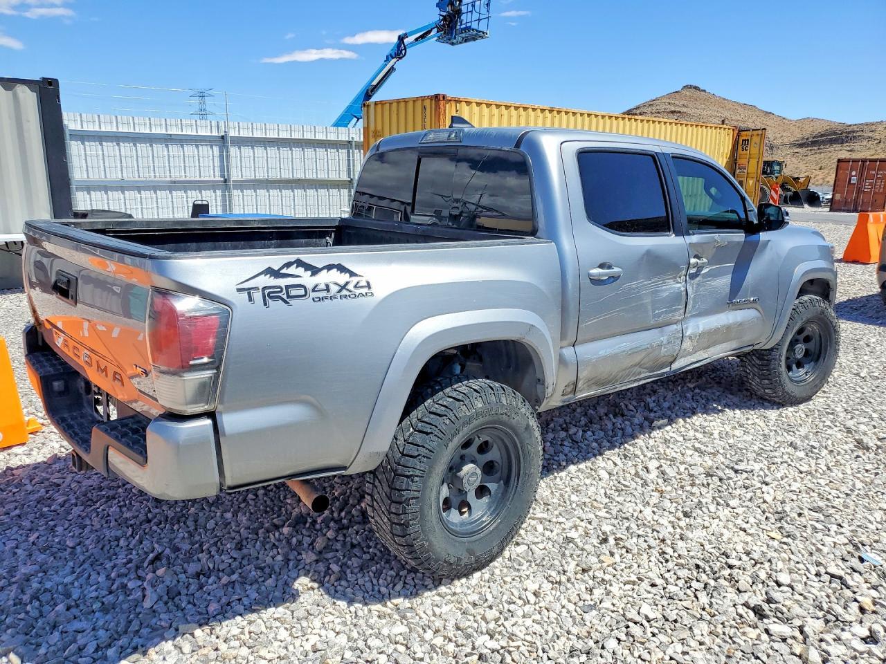 2017 Toyota Tacoma Trd Sport - Image 3