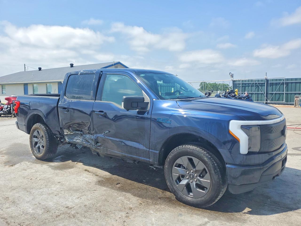 2024 Ford F150 Lightning Xlt - Image 4