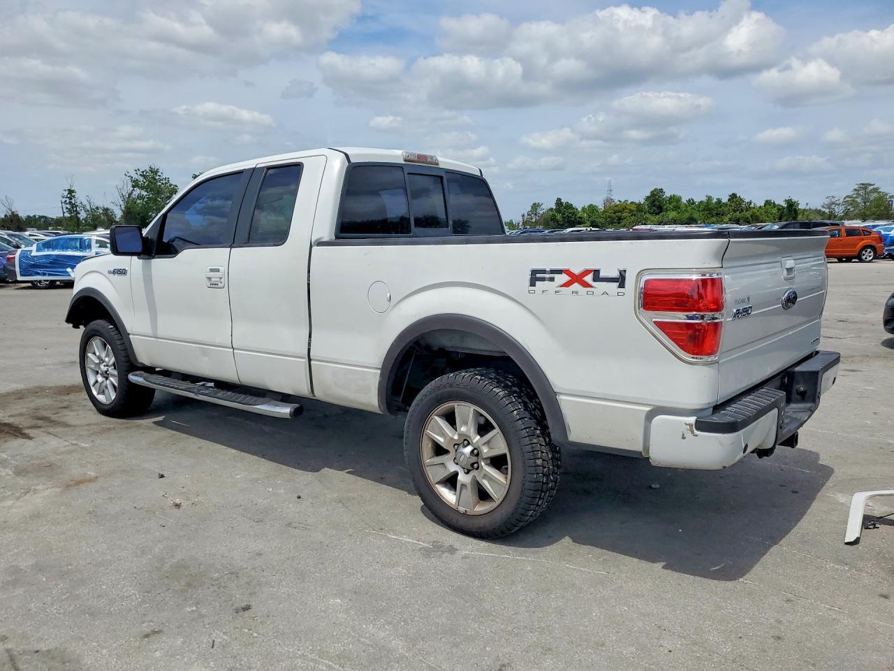 2010 Ford F150 Super Cab - Фото 2